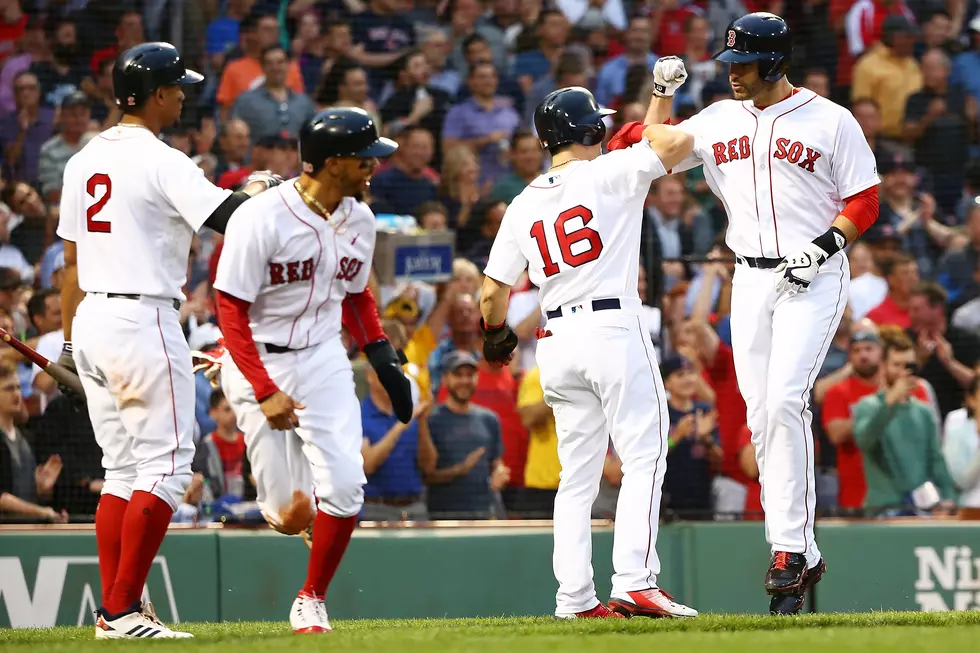 Sox Win 9-6 Back in 1st Place
